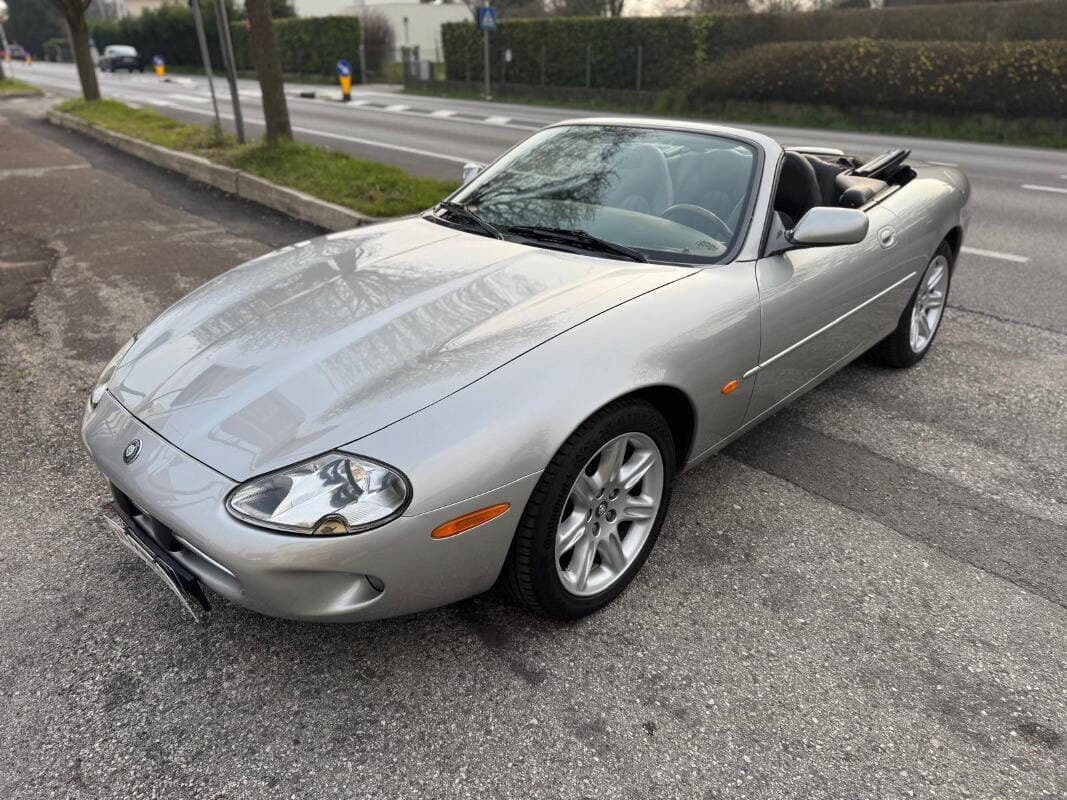 Jaguar XK I XK8 convertibile 4.0 — foto 2 di 23