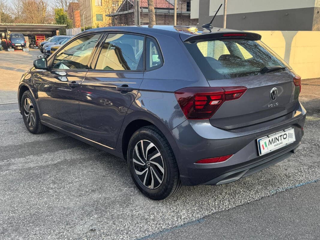 Volkswagen Polo 1.0 Life 80 CV — foto 2 di 19