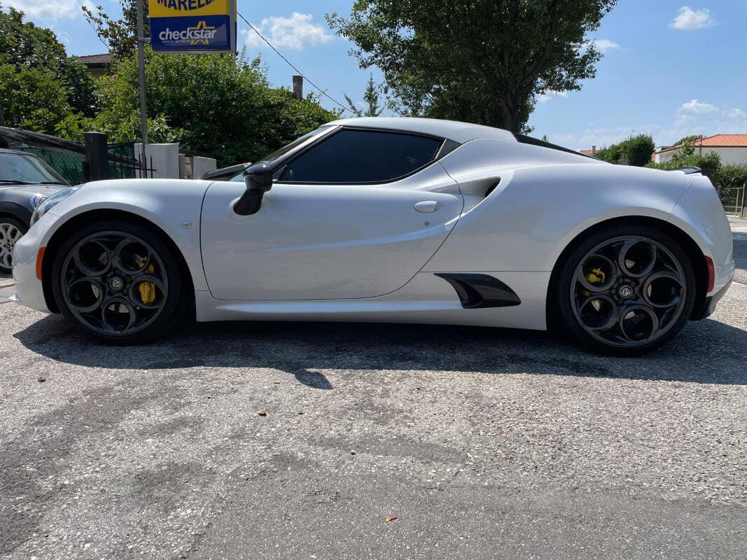 Alfa Romeo 4C Coupe 1750 tbi 240 CV tct Euro 6 — foto 3 di 21
