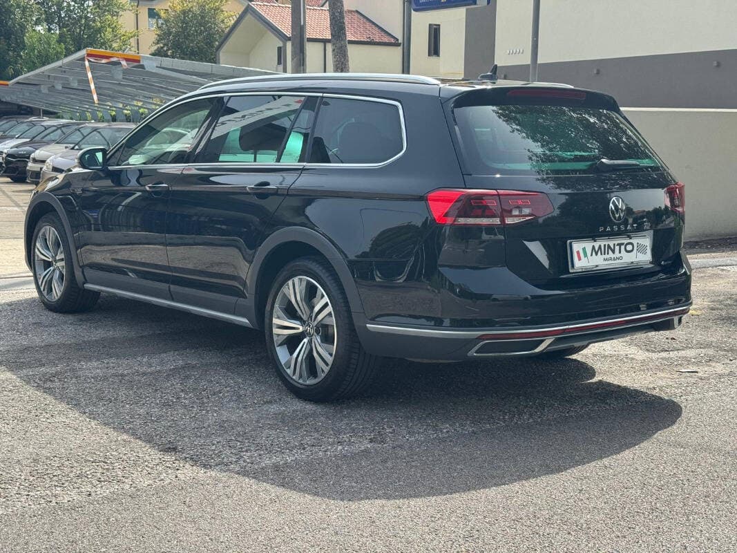 Volkswagen Passat Alltrack 2.0 TDI 4Motion 200 CV DSG — foto 2 di 27