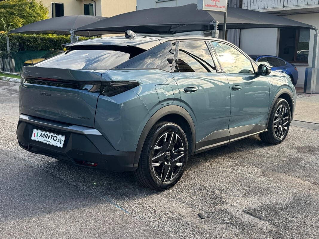 Peugeot 3008 1.2 hybrid GT 145 CV e-dcs6 — foto 3 di 29